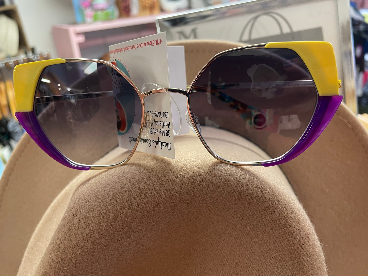 WOOW EYEWEAR Women’s Gradient Lens Sunglasses - Purple Accent